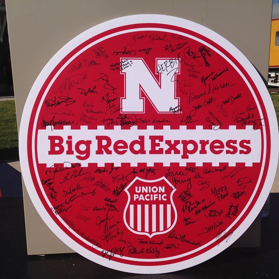 Everybody on board from both Union Pacific and the 
University of Nebraska-Lincoln signed these commemorative
Big Red Express signs, which were presented to the mayors
at each whistle stop.