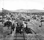 img_hart-317-track-gang_thm