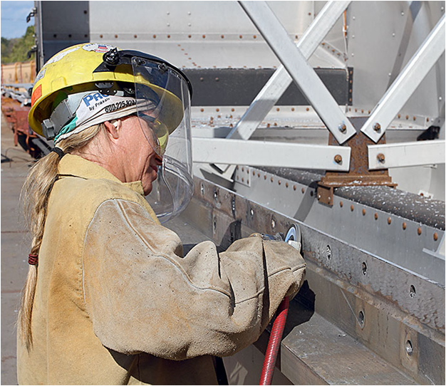 We're hiring Apprentice Freight Car Repairers