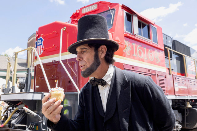 Union Pacific Celebrates 163rd Birthday with No. 1616 Lincoln Locomotive