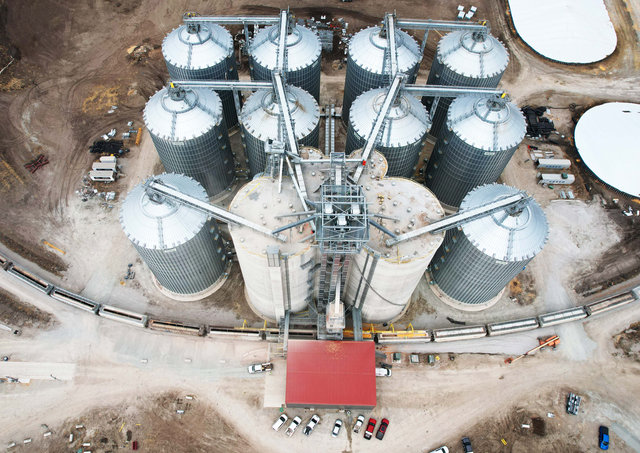 Union Pacific and Heartland Co-op mark a major milestone as the new Millerton facility begins shipping its first train loads.