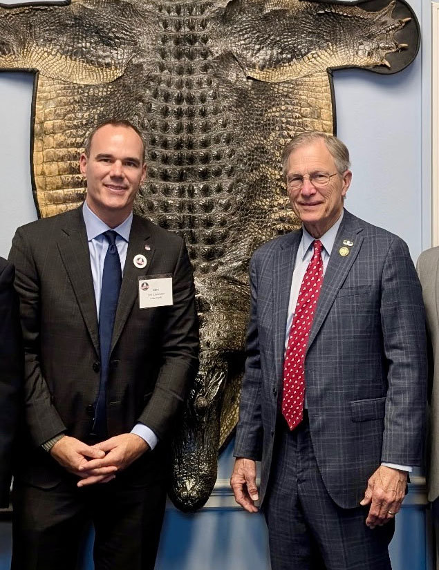 Clint Schelbitzki, assistant vice president-Public Affairs, discussed railroad safety with U.S. Rep. Brian Babin of Texas.