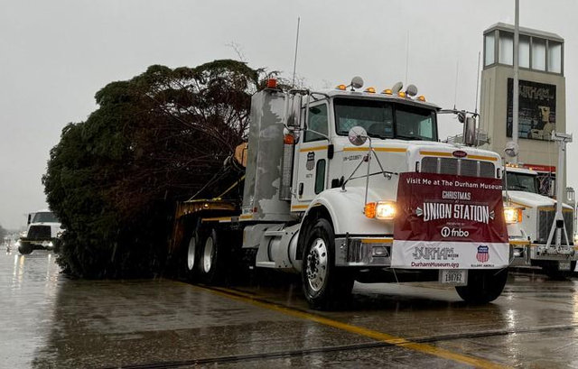 The Durham Christmas Tree arrives outside the Durham Museum | MR