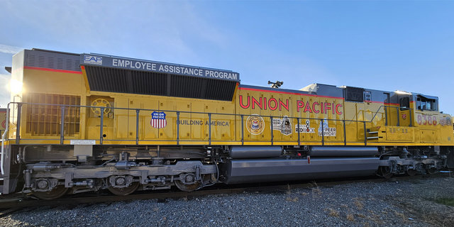 EAP Commerative Locomotive | LR