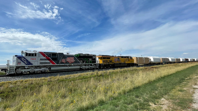 Artemis II Rocket Train | LR