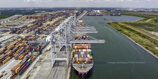 Port Houston On Dock Rail Graphic | LR