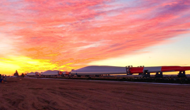 Vestas V163-4.5 MW wind turbine blades are transported by rail. | LR