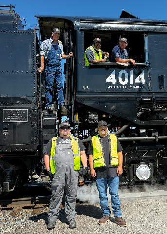 Joe Montiel, right, and Ronald Chapman, left, with Big Boy. | L