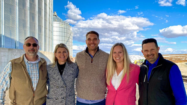 Union Pacific team members pose with Agri Beef at new facility | MR