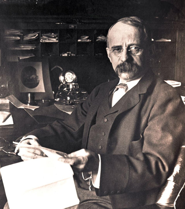 Medium Retina | Heritage: History: E. H. Harriman