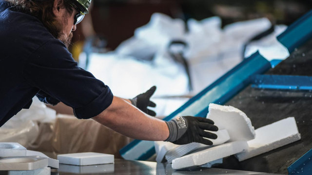 Large Retina | Inside Track: Insights: Bendon Innovative Recycling Cyclyx