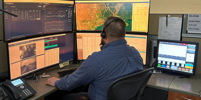 Steve Terrell assists a train crew from inside UP's OPCC | MR