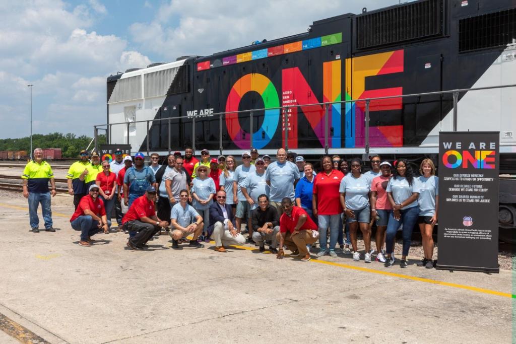 Large | Houston Englewood Yard employees at the unveiling of UP1979