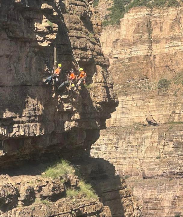 Moving Mountains: Rockfall Mitigation team scaling mountainside | MR