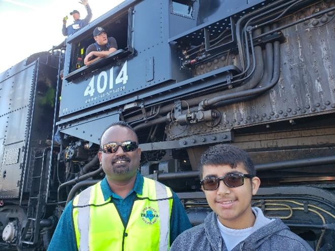 Ro Ganeshasundaram and Son with 4014 | MR