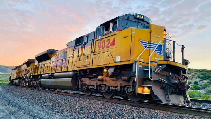 UP 9024 passes Green River, Wyoming.