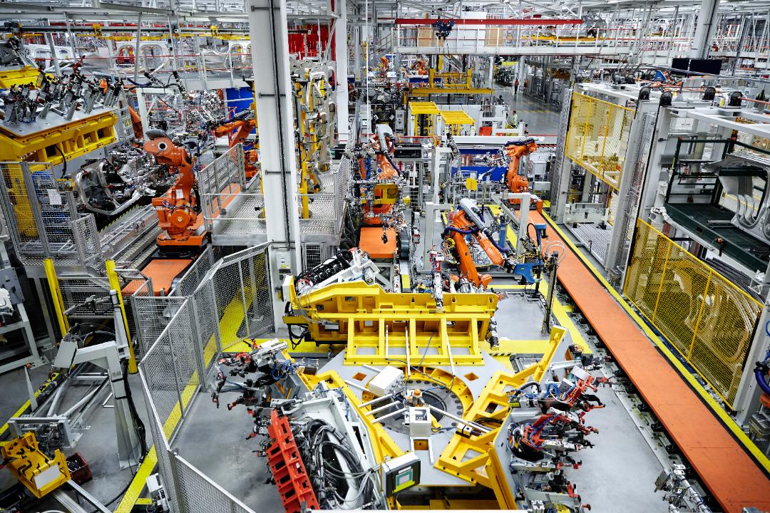 Medium Retina | Inside Track: Auto Plant Loup Logistics Extends Reach