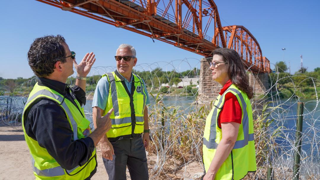 David Giandinoto, Jim Vena and Beth Whited at Eagle Pass, Texas | MR