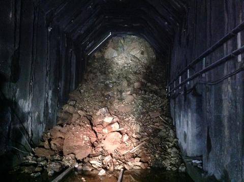 Small | Oregon Tunnel Collapse 1