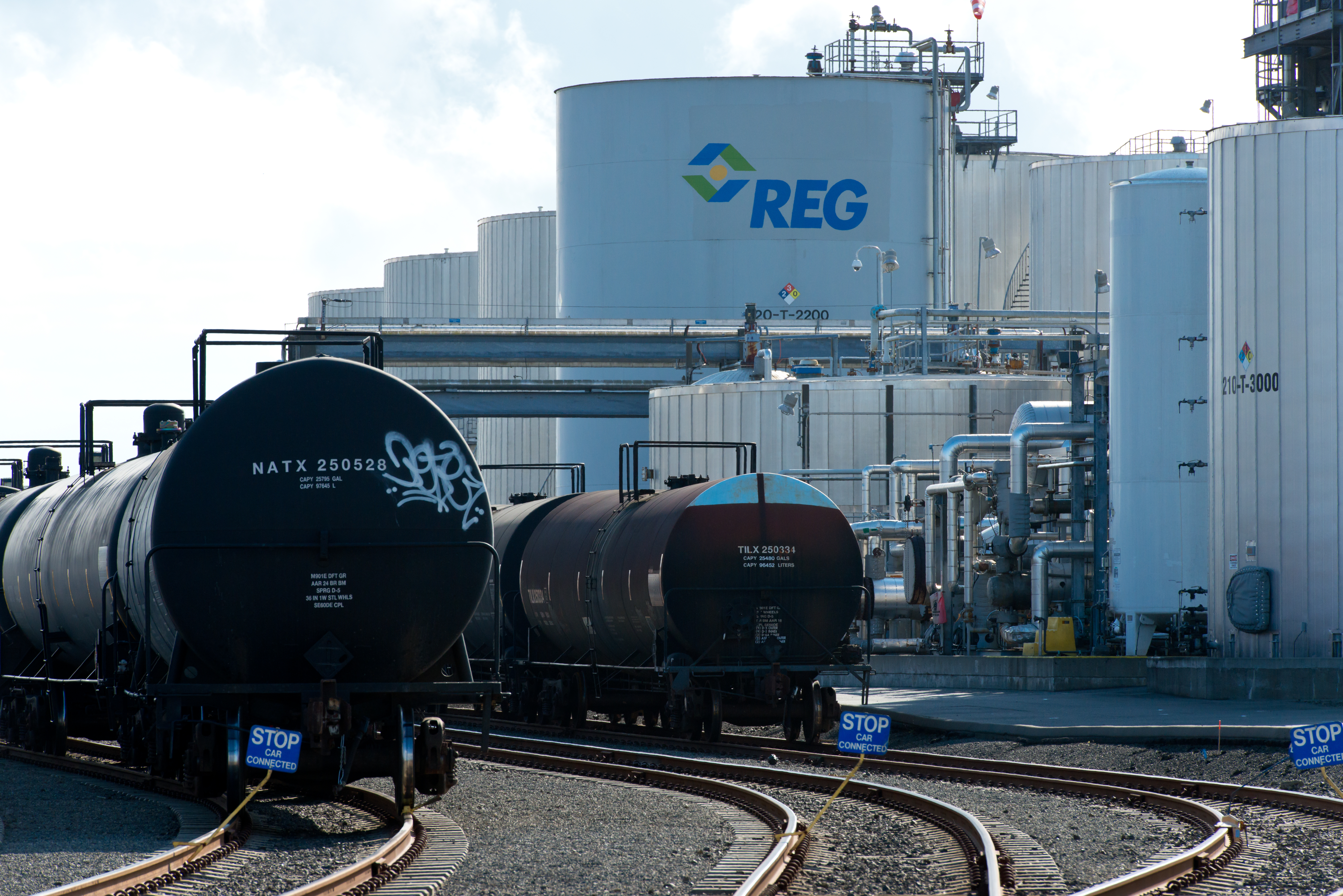 REG Tank Cars