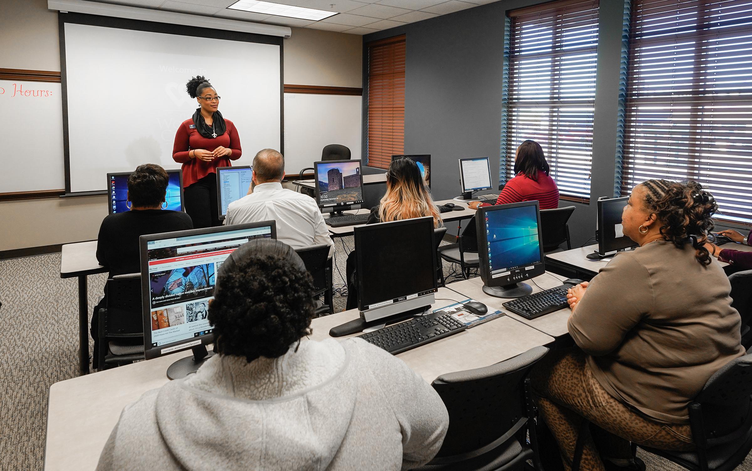 Women's Center Tarrent County computer lab