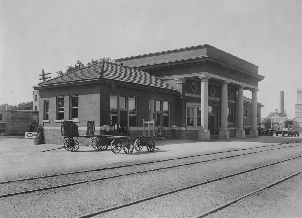 Photograph of the train station in Central City, Nebraska