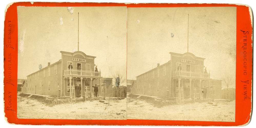 A stereo card showing a hotel in Grand Island, Nebraska