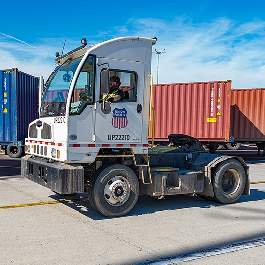Moving intermodal containers off of a Union Pacific train